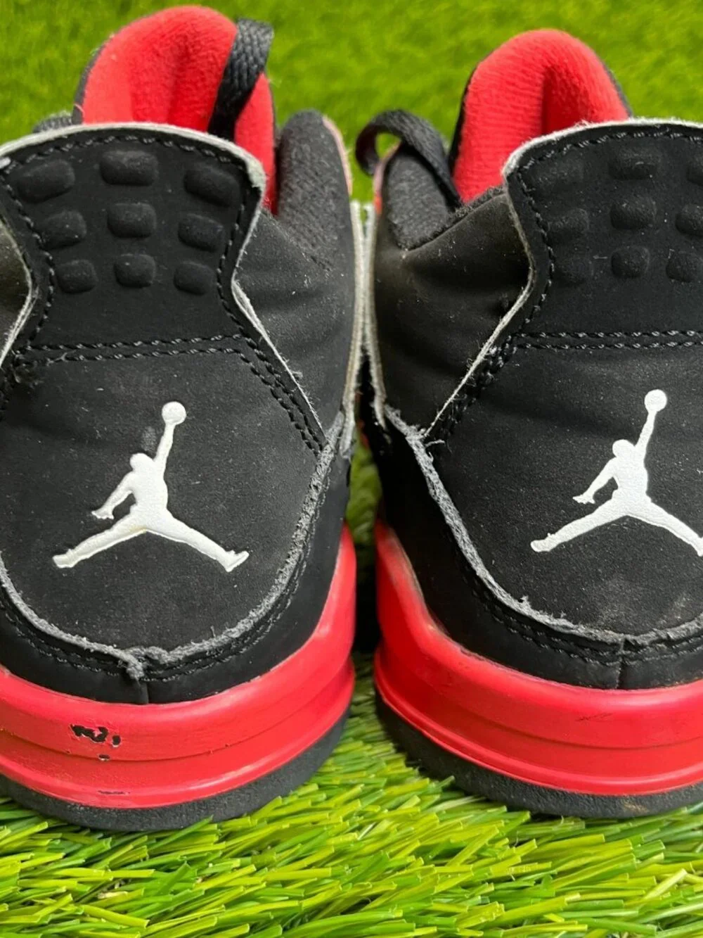 Nike Air Jordan 4 Retro Boys Size 3Y Black Red Athletic Leather Shoes Sneakers